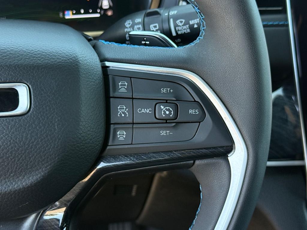 Thumbnail: 2022 Jeep Grand Cherokee - 22