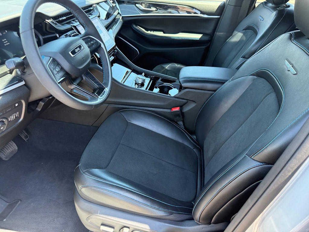 Thumbnail: 2022 Jeep Grand Cherokee - 10