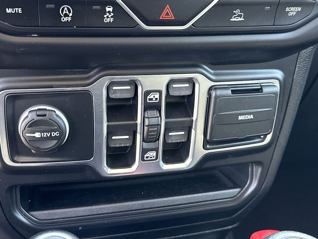 Thumbnail: 2020 Jeep Gladiator - 22