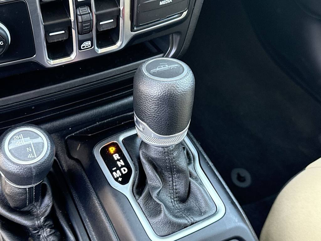 Thumbnail: 2020 Jeep Gladiator - 13