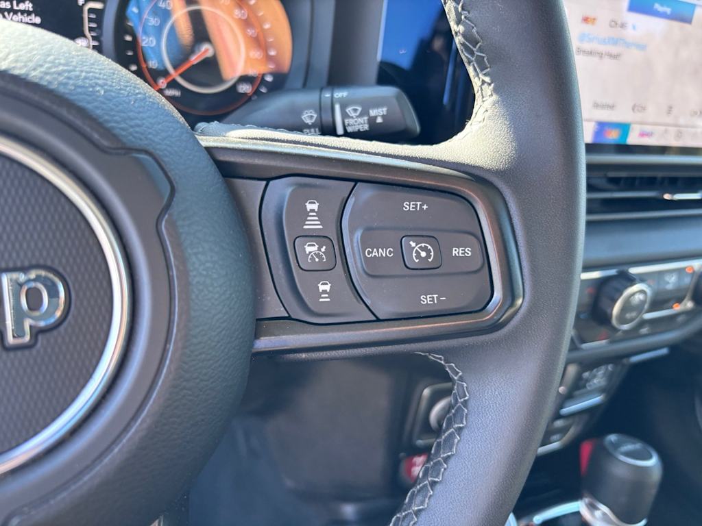 Thumbnail: 2026 Jeep Gladiator - 21