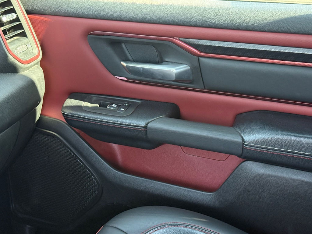 Thumbnail: 2025 RAM 1500 - 17