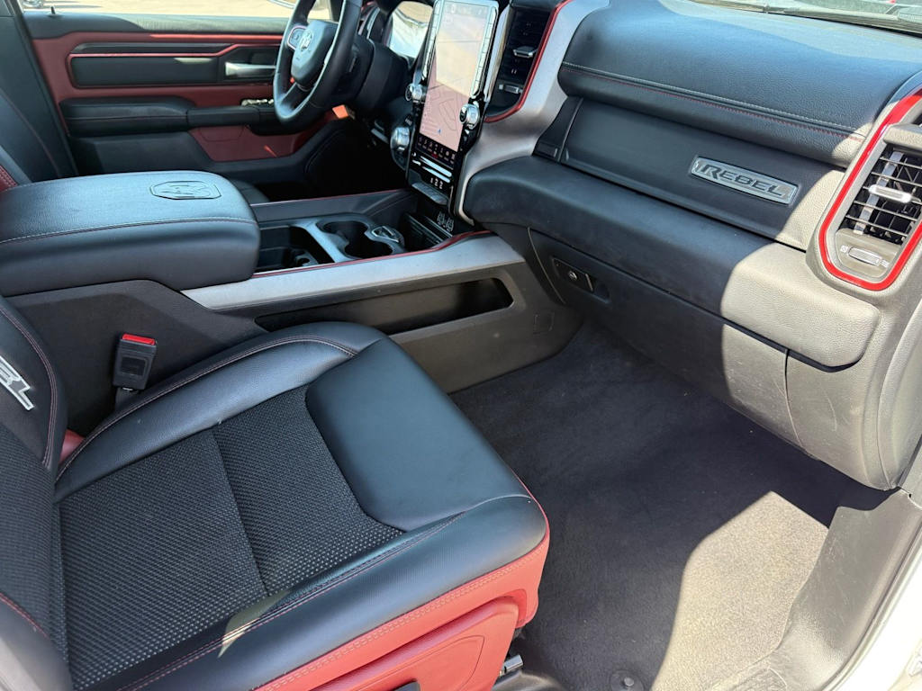 Thumbnail: 2025 RAM 1500 - 33