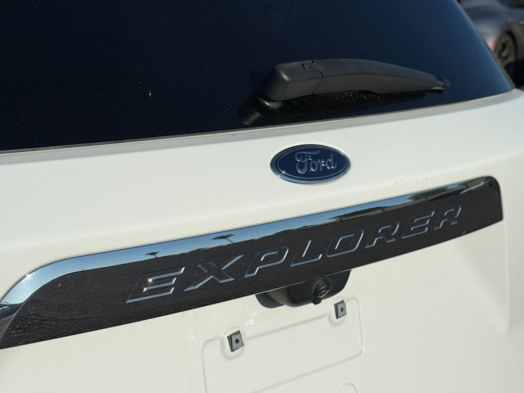 Thumbnail: 2021 Ford Explorer - 16