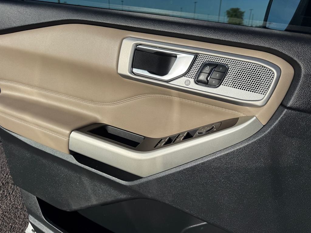 Thumbnail: 2021 Ford Explorer - 21