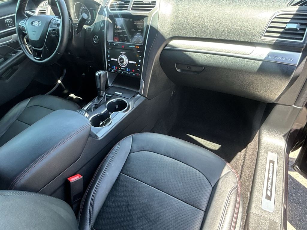 Image 3 of 2019 Ford Explorer