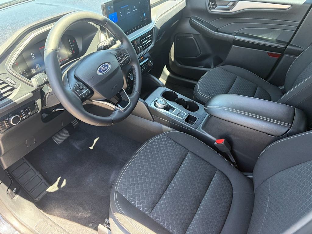 Thumbnail: 2023 Ford Escape - 8