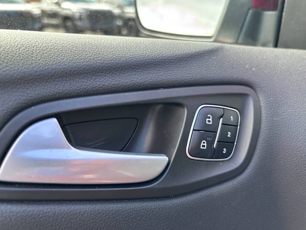 Thumbnail: 2017 Ford Escape - 17
