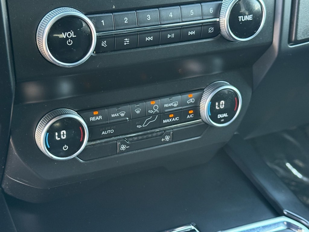 Thumbnail: 2021 Ford Expedition - 27