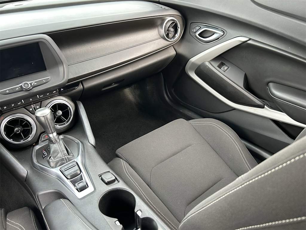 2020 Chevrolet Camaro  16