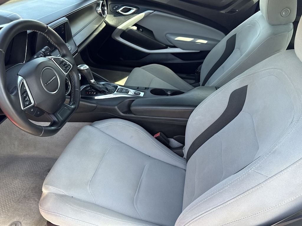 2020 Chevrolet Camaro  21