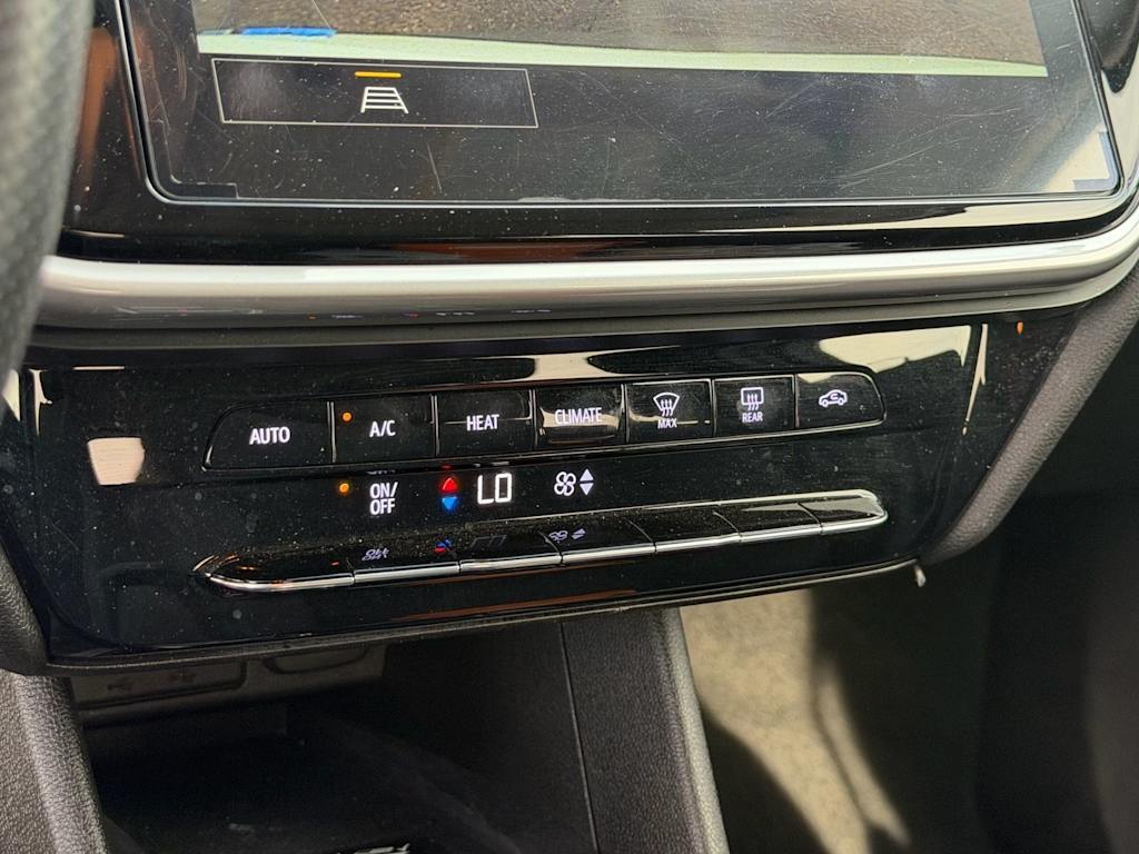 Thumbnail: 2023 Chevrolet Bolt EUV - 15