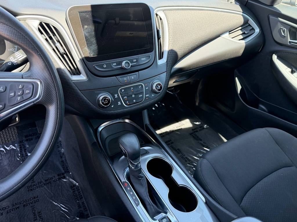 Thumbnail: 2023 Chevrolet Malibu - 8