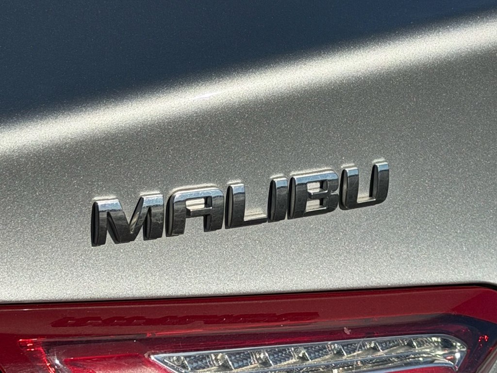 Thumbnail: 2022 Chevrolet Malibu - 4