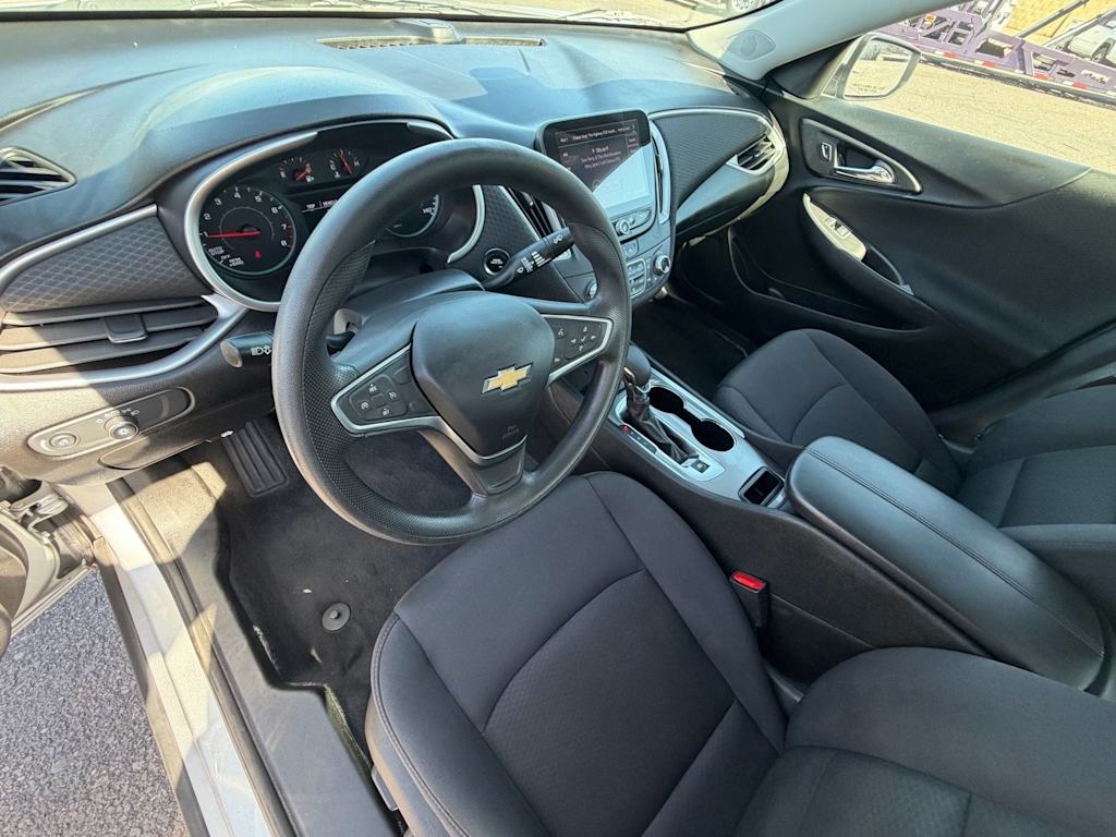 Thumbnail: 2022 Chevrolet Malibu - 2