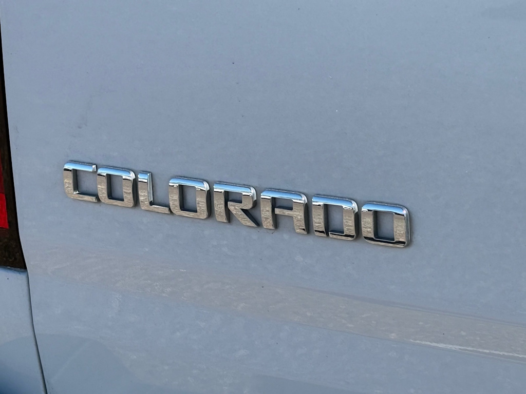 Thumbnail: 2015 Chevrolet Colorado - 17