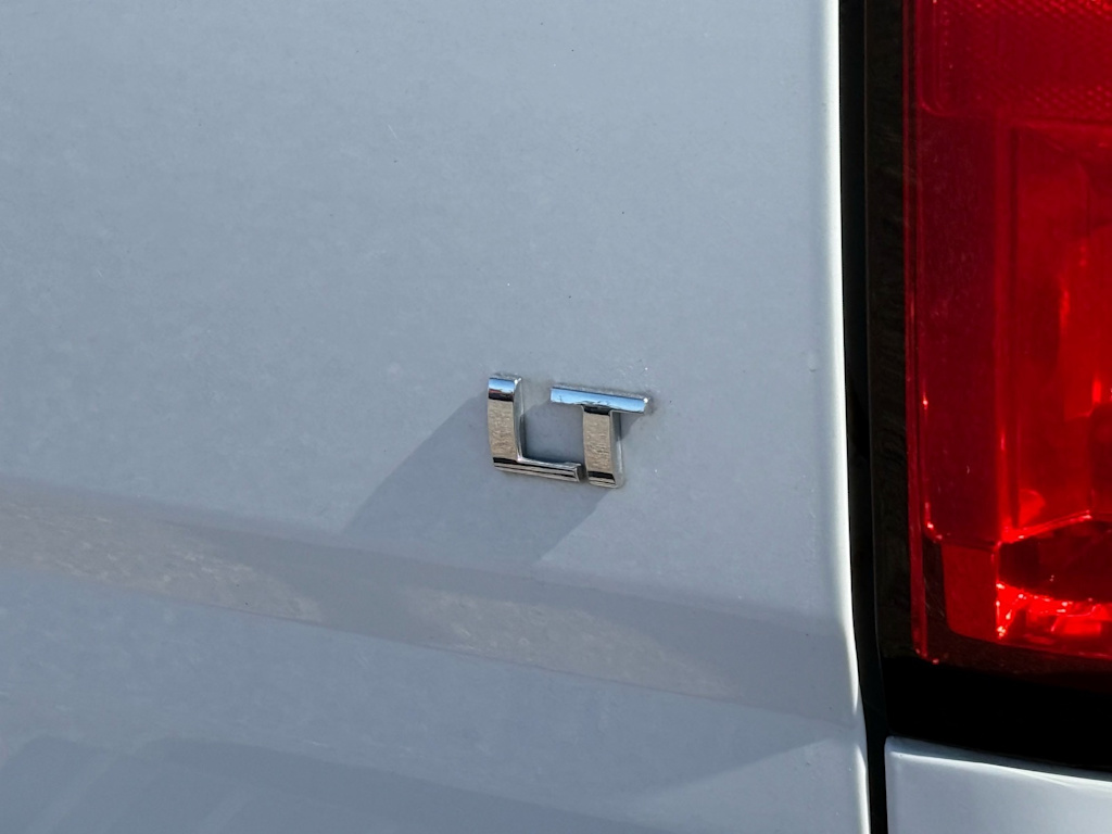 Thumbnail: 2015 Chevrolet Colorado - 18