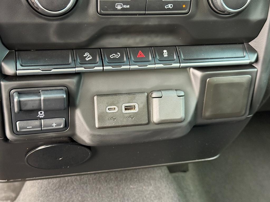 Thumbnail: 2021 Chevrolet Silverado 1500 - 28