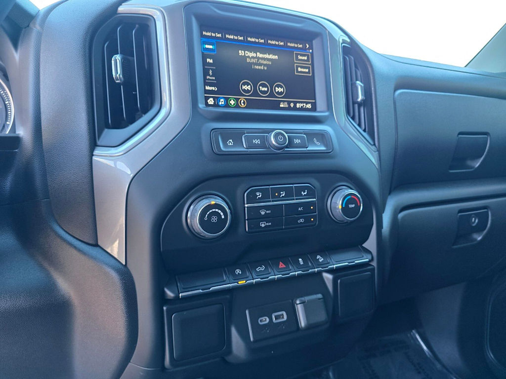 Thumbnail: 2022 Chevrolet Silverado 1500 - 10