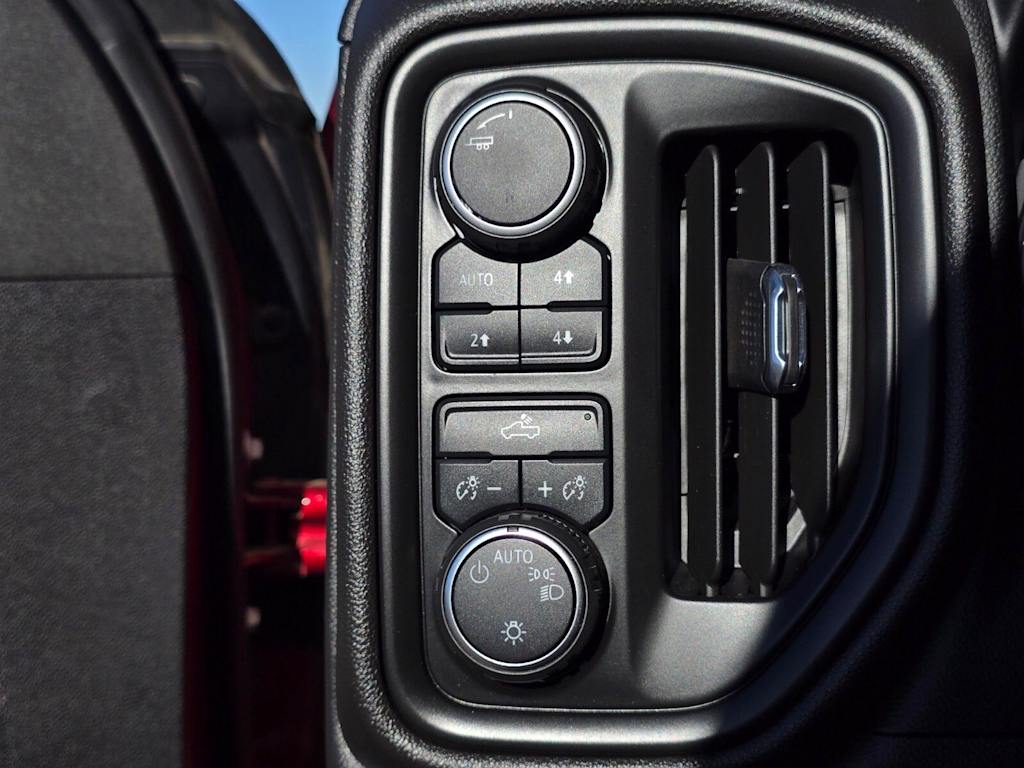 Thumbnail: 2022 Chevrolet Silverado 1500 - 30