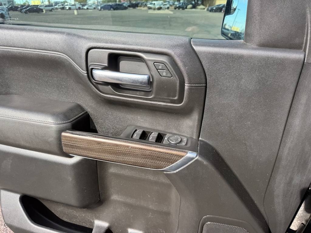 Thumbnail: 2020 Chevrolet Silverado 1500 - 17