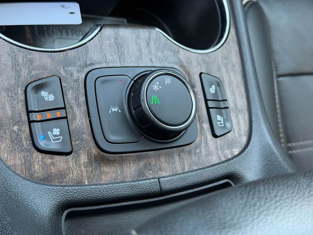 Thumbnail: 2022 GMC Acadia - 30