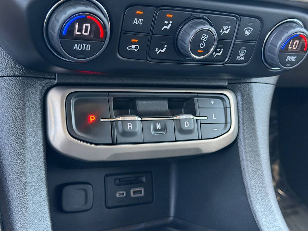 Thumbnail: 2022 GMC Acadia - 29