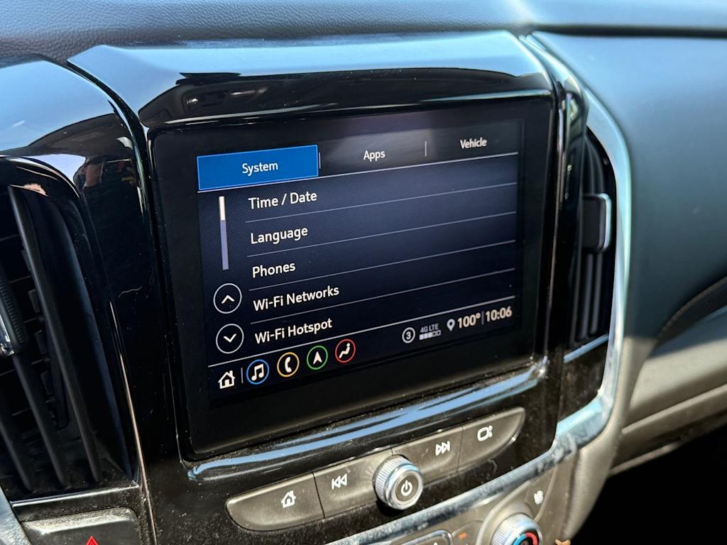 Thumbnail: 2021 Chevrolet Traverse - 10