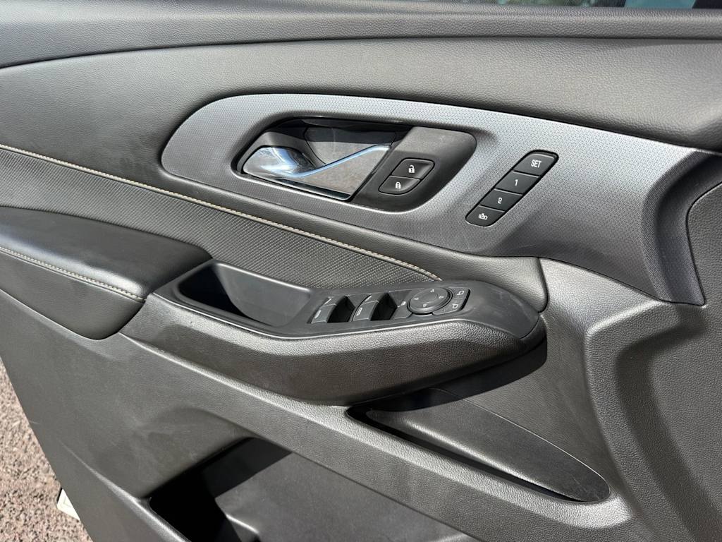 Thumbnail: 2021 Chevrolet Traverse - 22