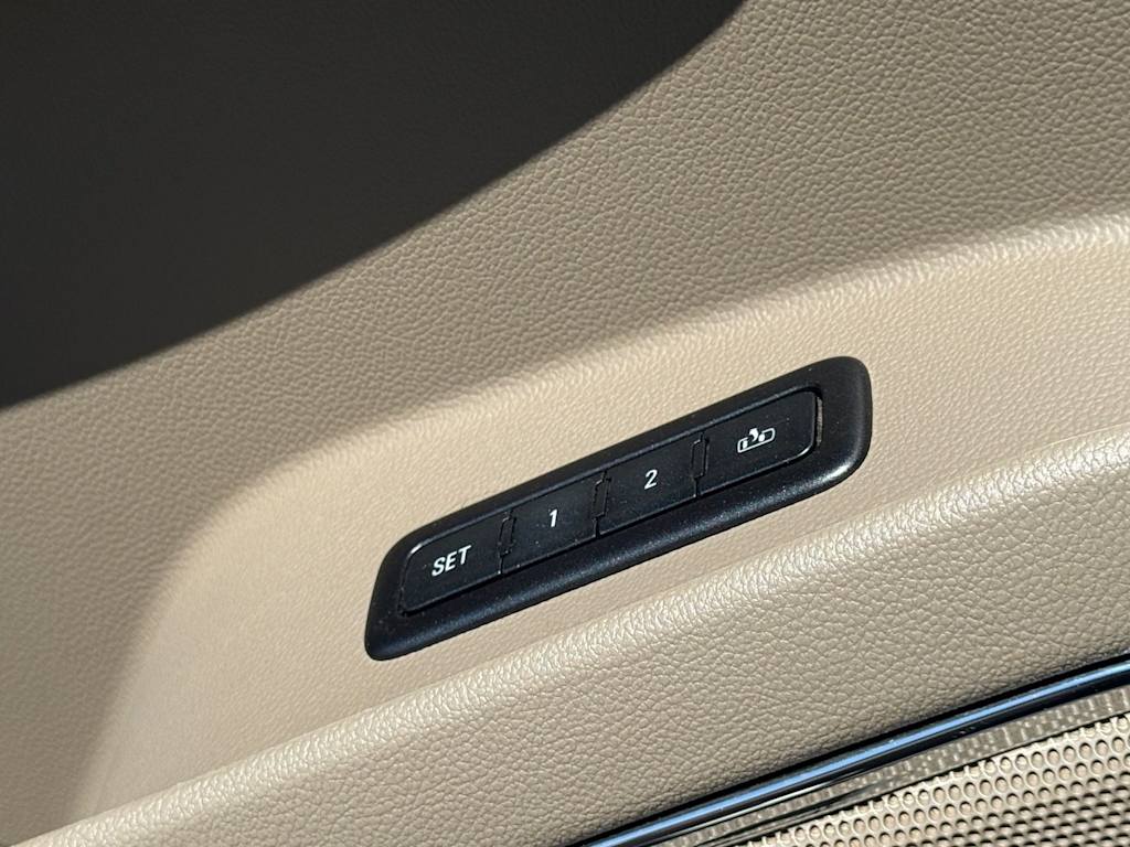 Thumbnail: 2015 Chevrolet Tahoe - 21