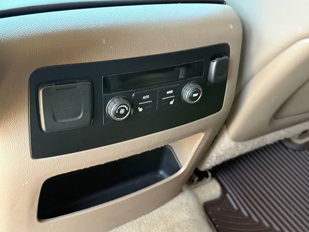 Thumbnail: 2015 Chevrolet Tahoe - 14