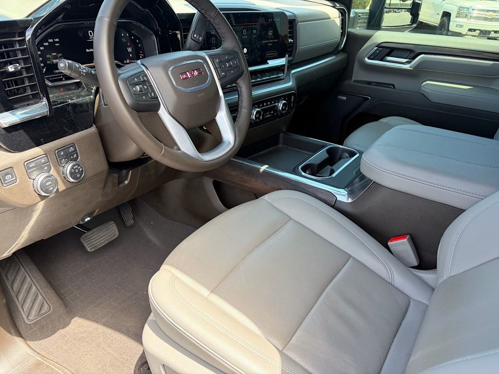 Thumbnail: 2025 GMC Sierra 2500 - 2