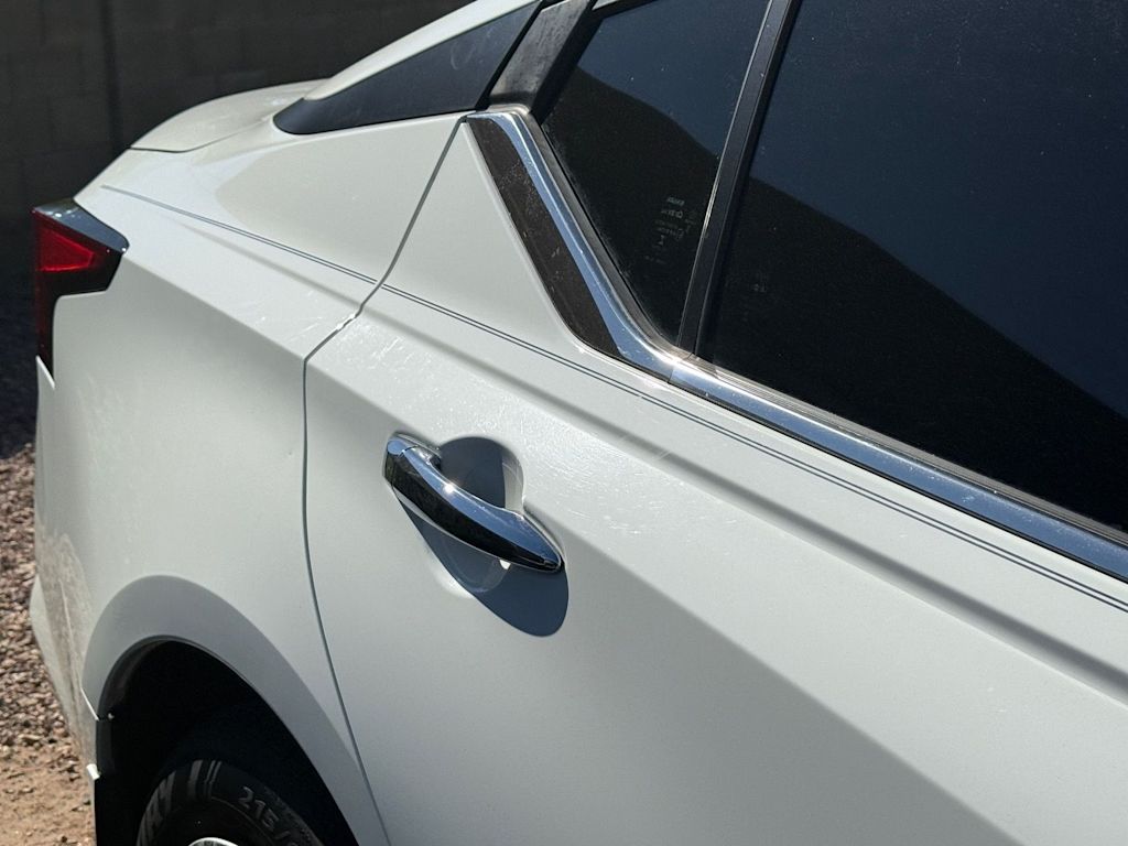 Thumbnail: 2019 Nissan Altima - 13