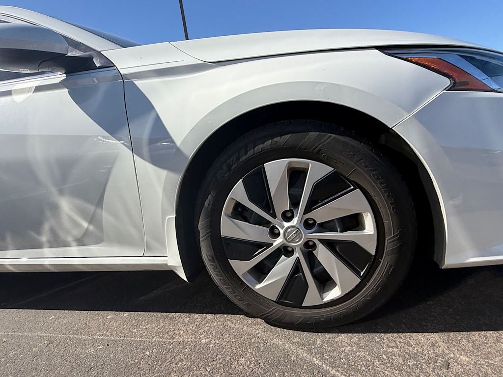 Thumbnail: 2019 Nissan Altima - 6