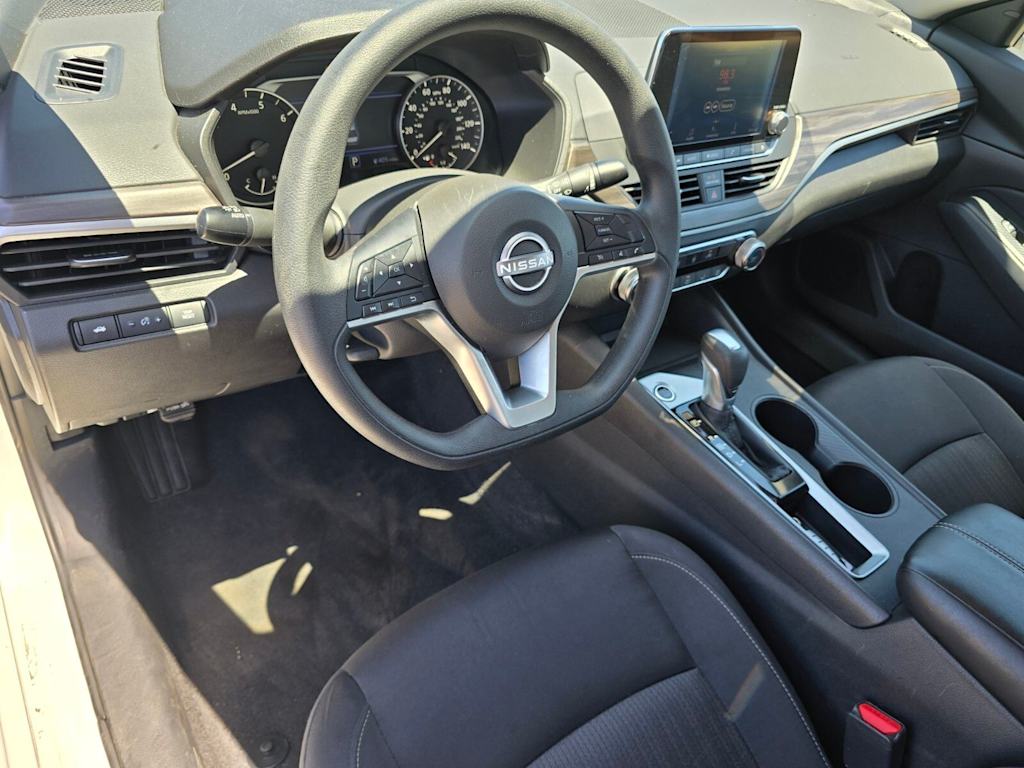 Thumbnail: 2025 Nissan Altima - 8