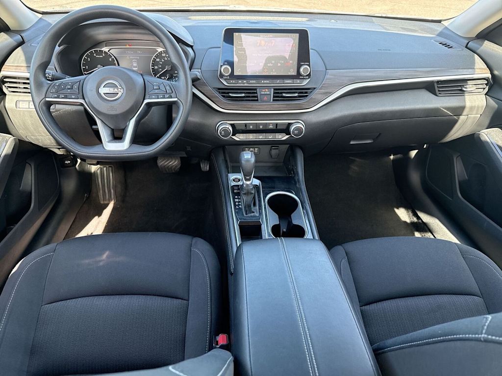 Thumbnail: 2023 Nissan Altima - 9