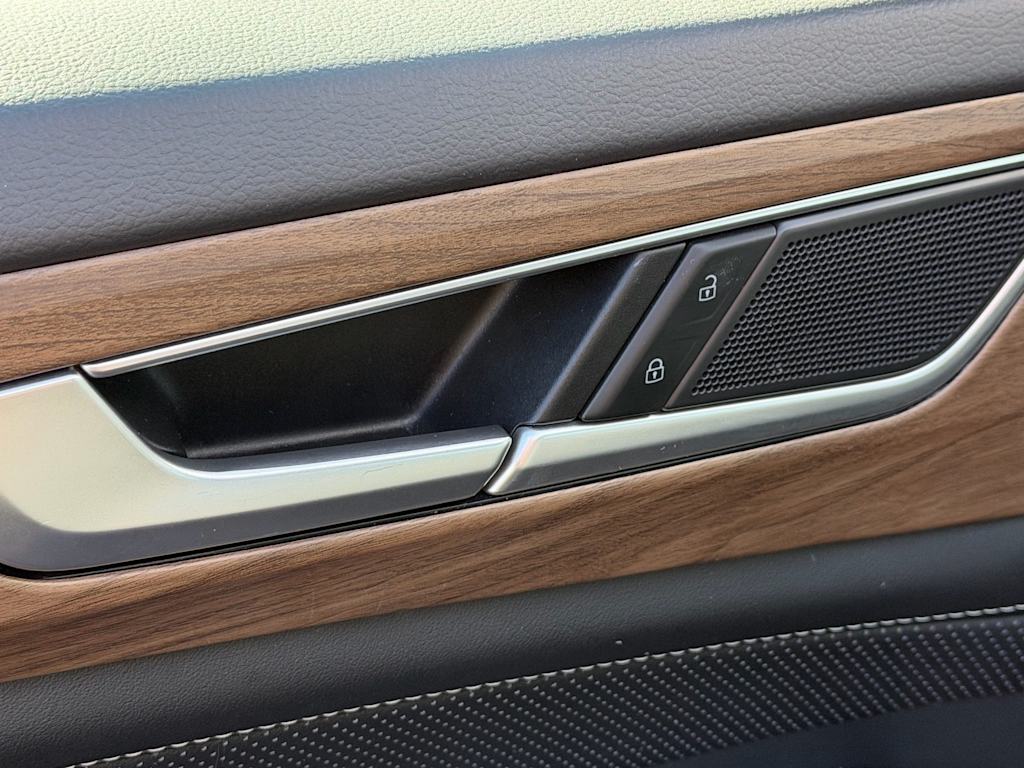 Thumbnail: 2024 Volkswagen Atlas - 17