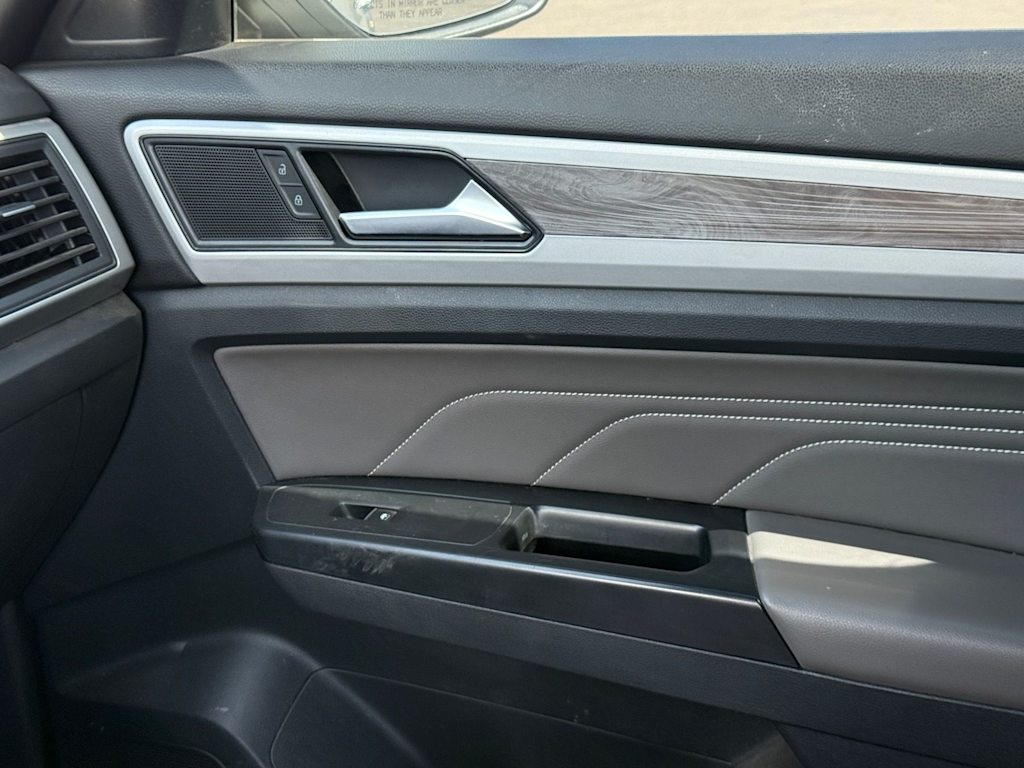 Thumbnail: 2021 Volkswagen Atlas - 25