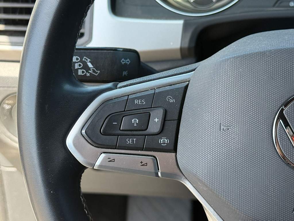 Thumbnail: 2021 Volkswagen Atlas - 22