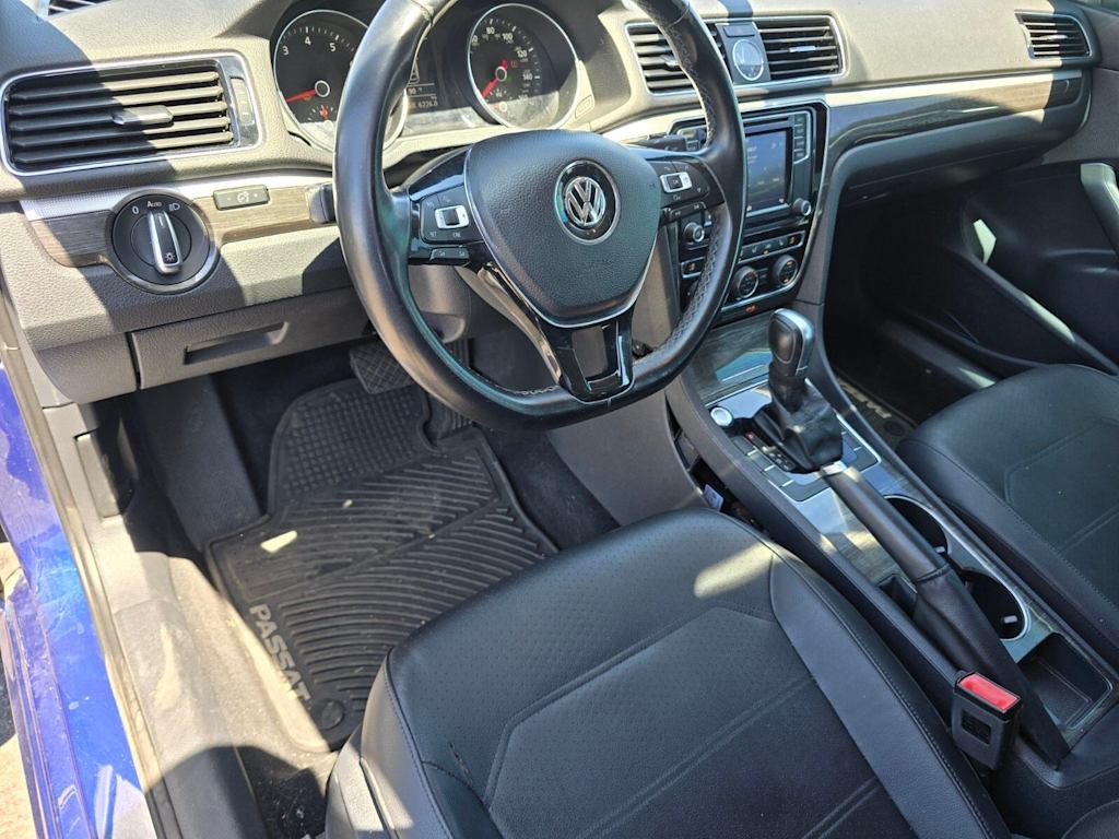 Thumbnail: 2017 Volkswagen Passat - 7