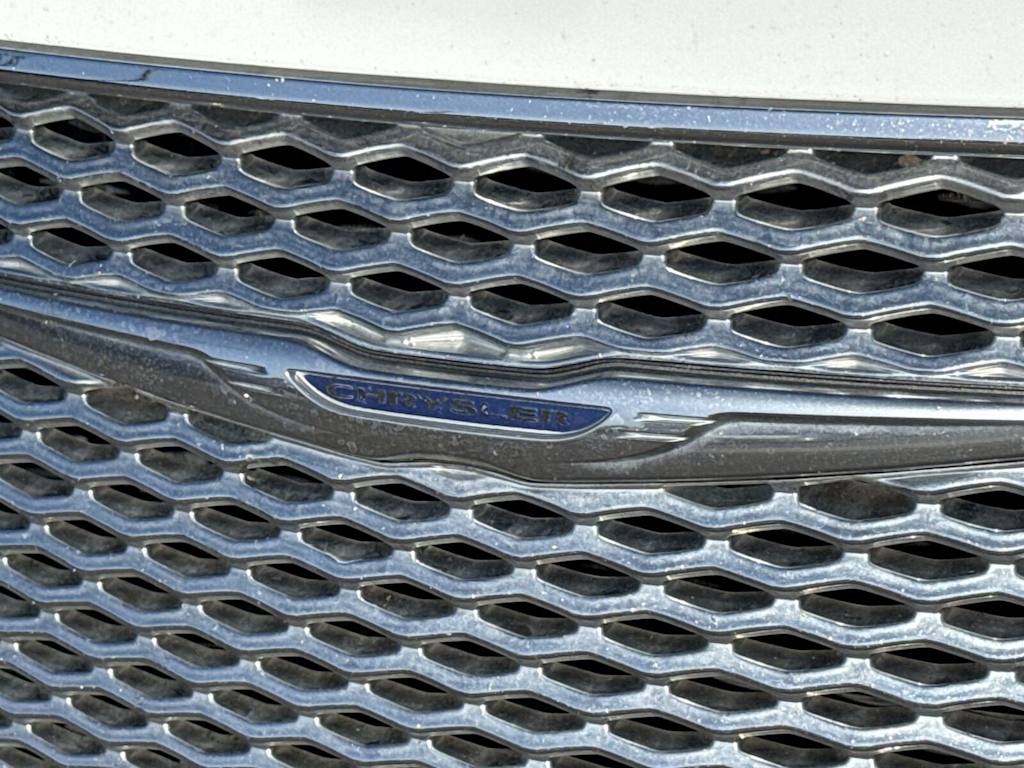 Thumbnail: 2016 Chrysler 300 - 32