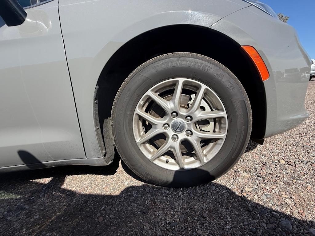 Thumbnail: 2025 Chrysler Pacifica - 5