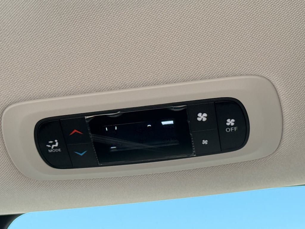 Thumbnail: 2024 Chrysler Voyager - 27