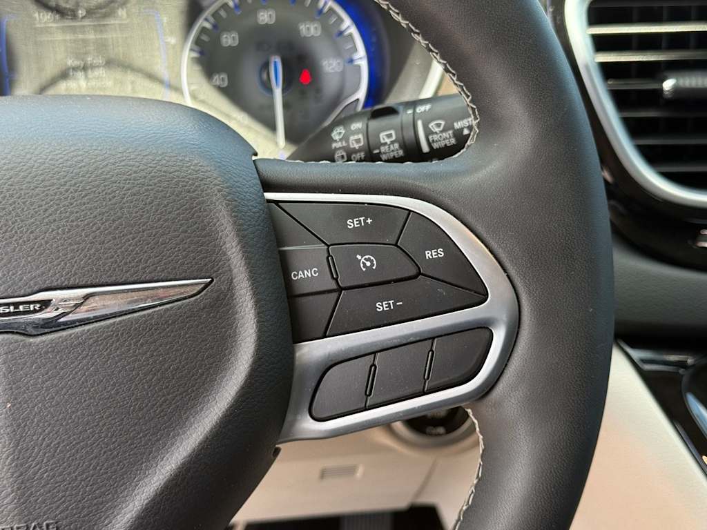 Thumbnail: 2024 Chrysler Voyager - 20