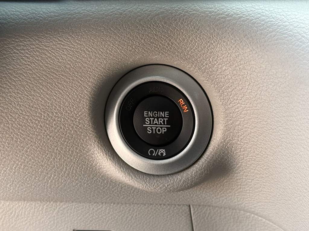Thumbnail: 2024 Chrysler Voyager - 25
