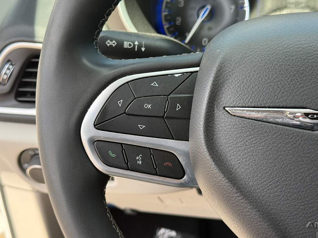 Thumbnail: 2024 Chrysler Voyager - 19