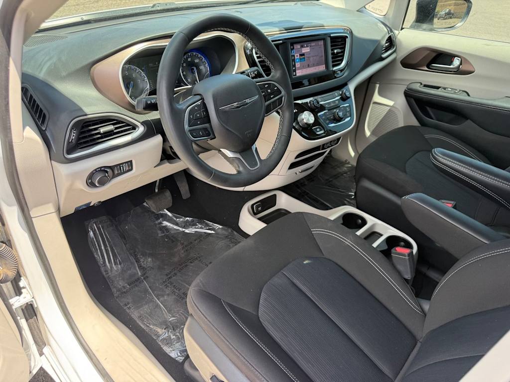 Thumbnail: 2024 Chrysler Voyager - 2