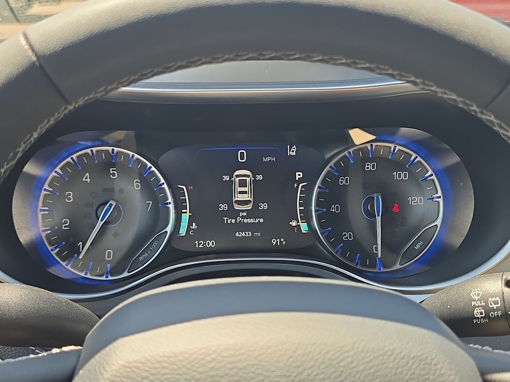 Thumbnail: 2025 Chrysler Pacifica - 15