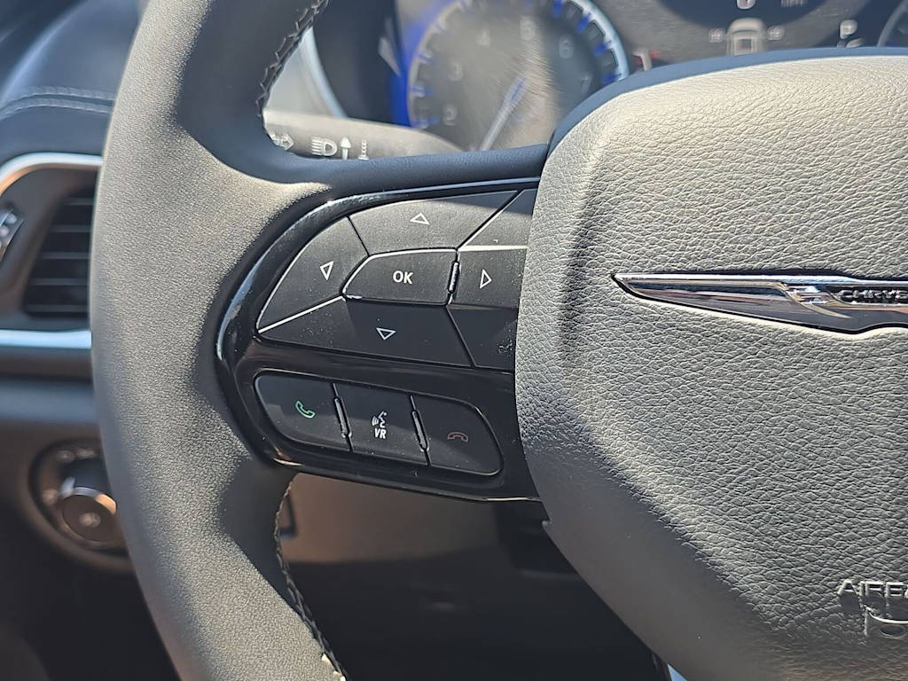 Thumbnail: 2025 Chrysler Pacifica - 31