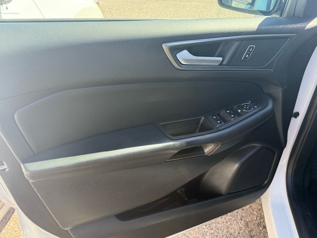 Thumbnail: 2021 Ford Edge - 16